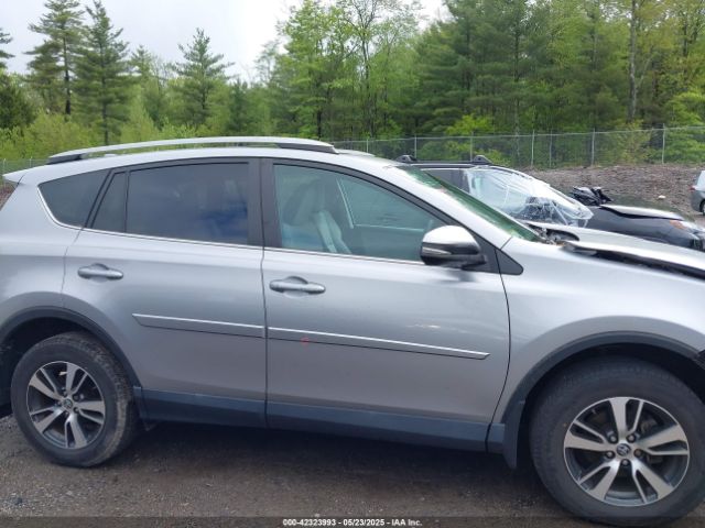 2T3RFREV9HW619959 Toyota Rav4 Xle