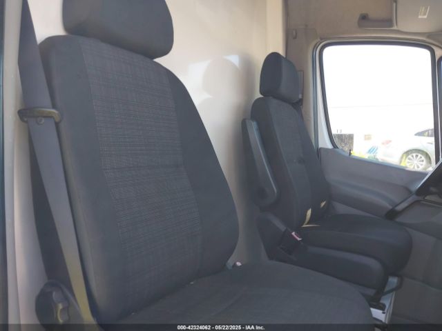 WDYPE7CC3F5974747 Freightliner Sprinter 2500 Normal Roof