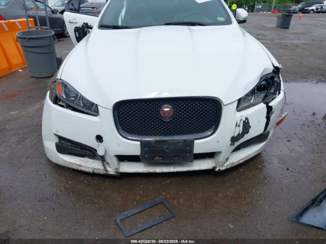 2015 JAGUAR XF SAJWJ0FF6F8U77420 Photo 5