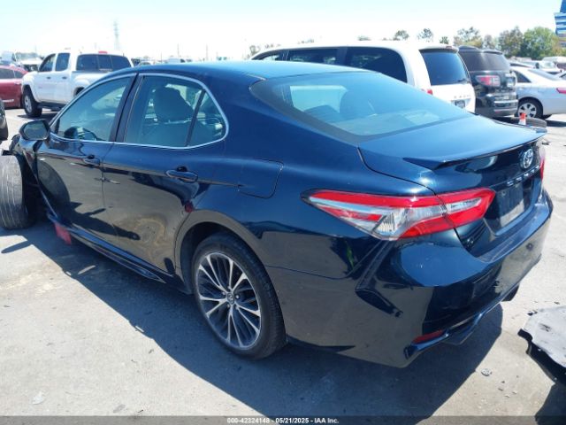 2018 TOYOTA CAMRY 4T1B11HKXJU616778 Photo 2