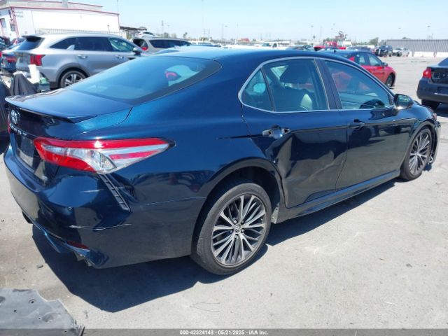2018 TOYOTA CAMRY 4T1B11HKXJU616778 Photo 3