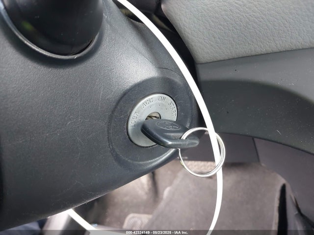 VNKKTUD38FA039506 Toyota Yaris L/le/se