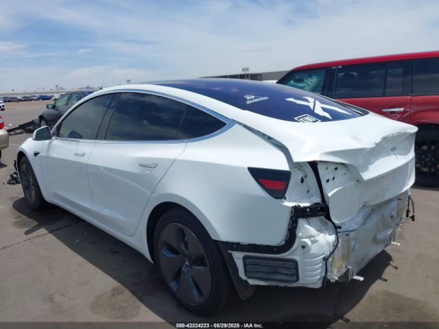 2018 TESLA MODEL 3 5YJ3E1EA0JF023321 Photo 2