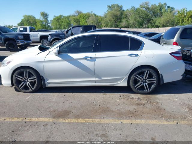 1HGCR3F95GA013584 Honda Accord Touring