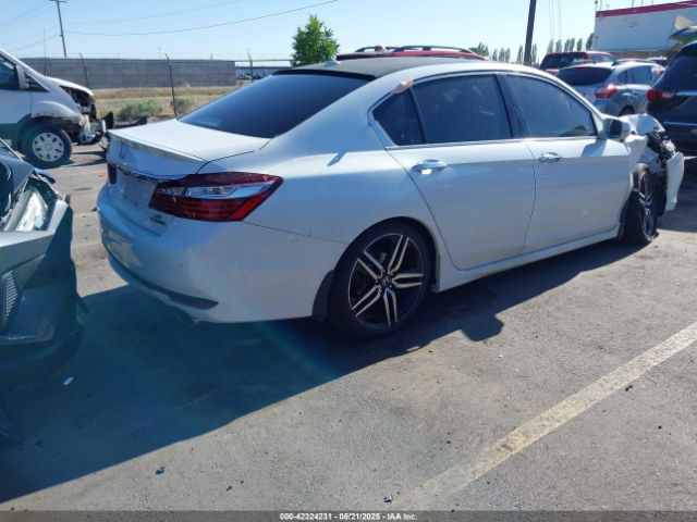 1HGCR3F95GA013584 Honda Accord Touring