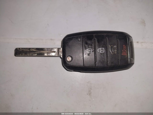 KNDJP3A57J7538442 KIA SOUL +