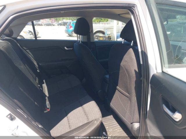 3KPA24AD5PE615877 KIA RIO S