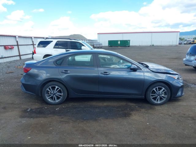 3KPF24AD2NE455301 KIA Forte Lxs