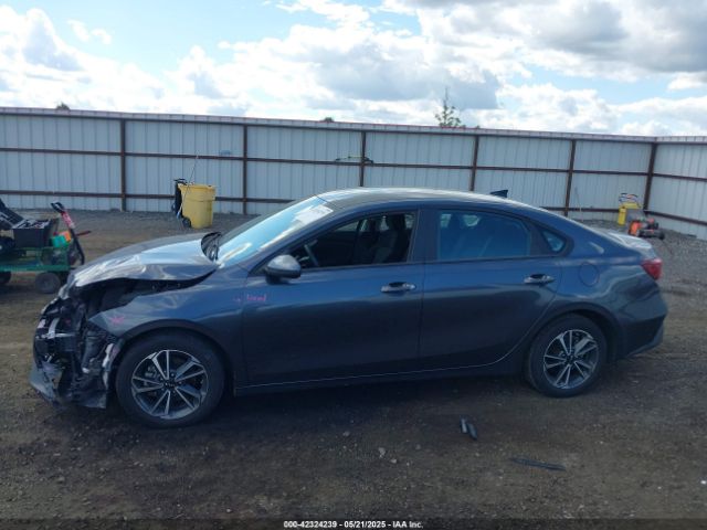 3KPF24AD2NE455301 KIA Forte Lxs