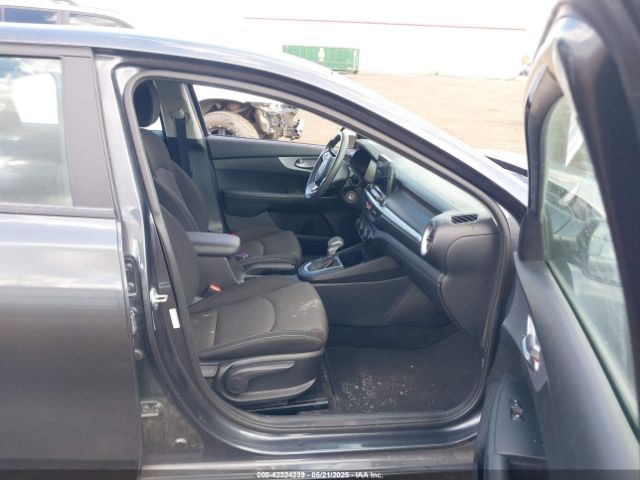3KPF24AD2NE455301 KIA Forte Lxs