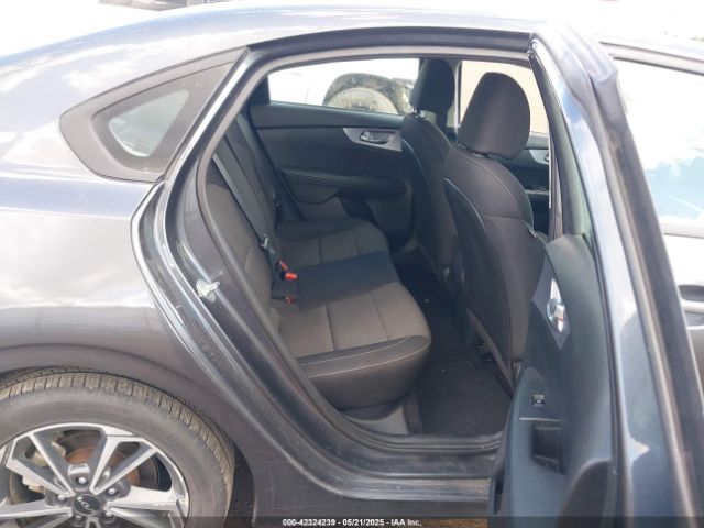 3KPF24AD2NE455301 KIA Forte Lxs