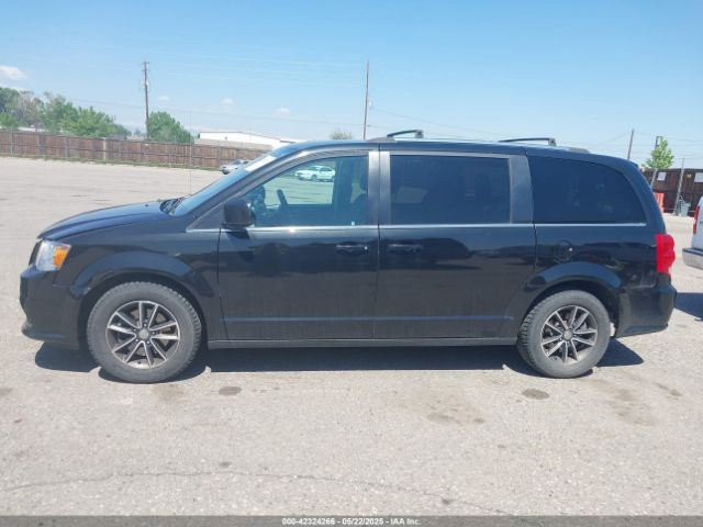 2C4RDGCG2JR343705 Dodge Grand Caravan Sxt