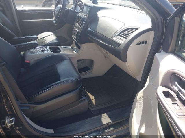 2C4RDGCG2JR343705 Dodge Grand Caravan Sxt