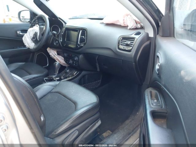 3C4NJDBB4KT754484 Jeep Compass