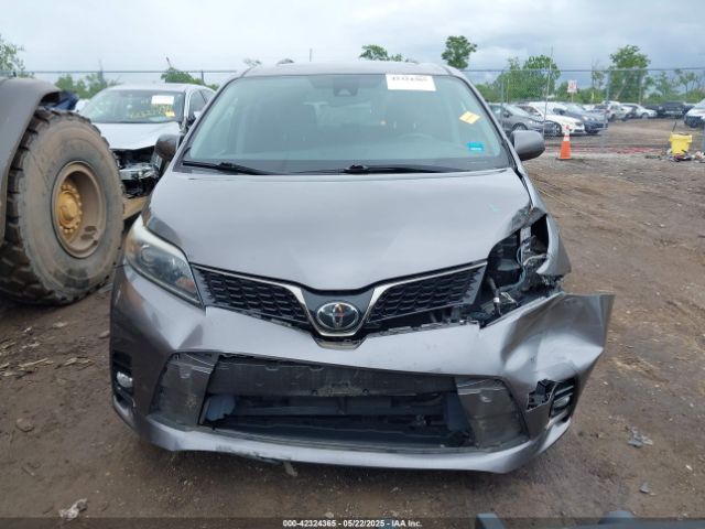 5TDXZ3DCXJS911042 Toyota Sienna Se 8 Passenger/se Premium 8 Passenger