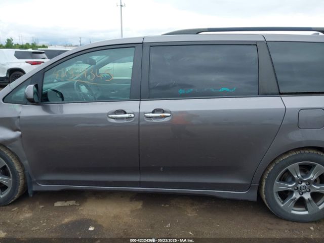 5TDXZ3DCXJS911042 Toyota Sienna Se 8 Passenger/se Premium 8 Passenger