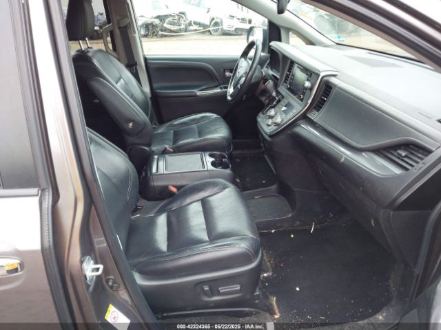 5TDXZ3DCXJS911042 Toyota Sienna Se 8 Passenger/se Premium 8 Passenger