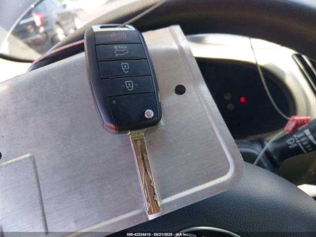 KNDPB3AC7F7728949 KIA Sportage Lx