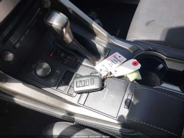 JTJBJRBZ8K2108036 Lexus NX 300H