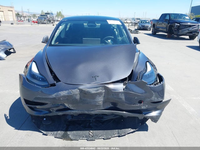 5YJ3E1EA9PF674309 Tesla MODEL 3