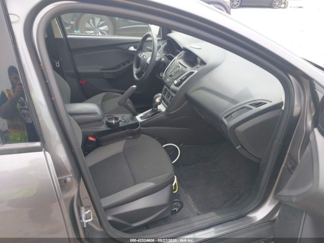 1FADP3F24EL243216 Ford FOCUS SE