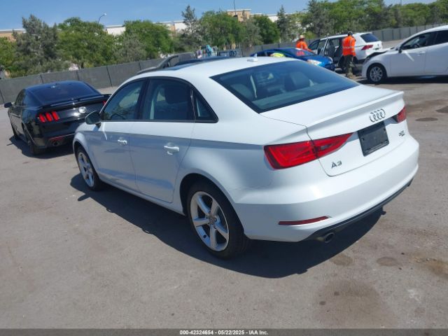 2015 AUDI A3 WAUBFGFF7F1009225 Photo 2