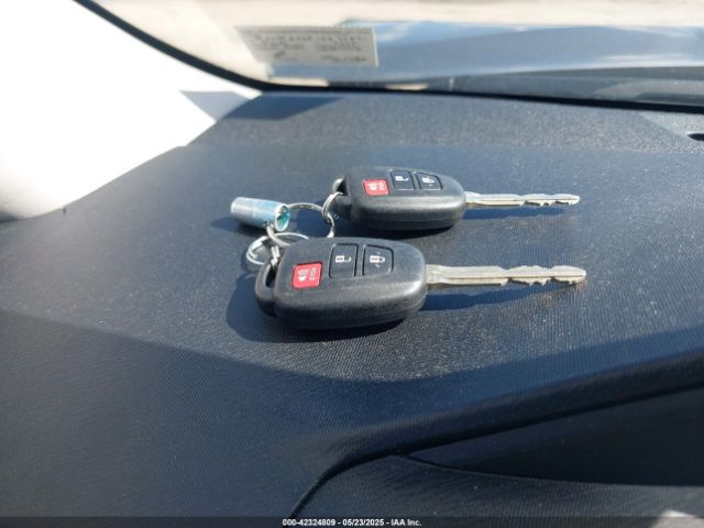 JTDKDTB3XF1583282 Toyota Prius C Two