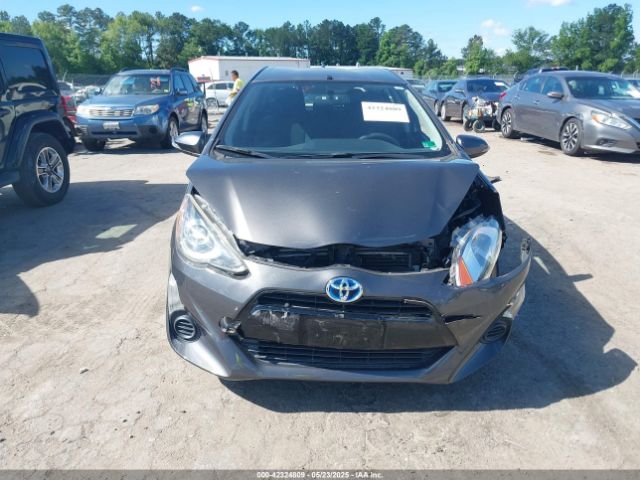 JTDKDTB3XF1583282 Toyota Prius C Two