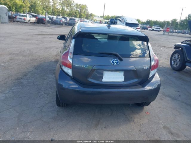 JTDKDTB3XF1583282 Toyota Prius C Two