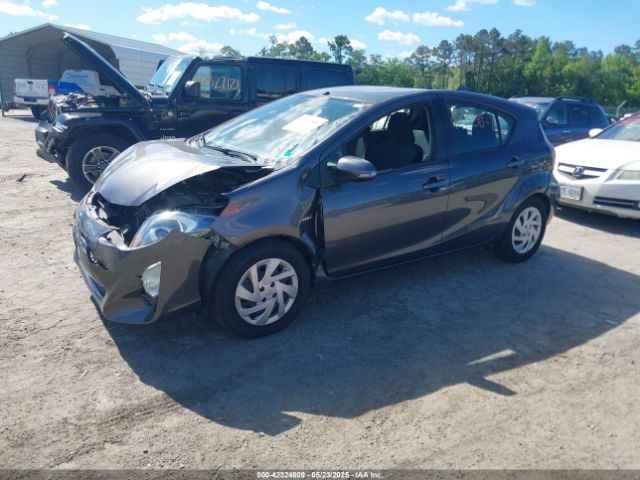 JTDKDTB3XF1583282 Toyota Prius C Two