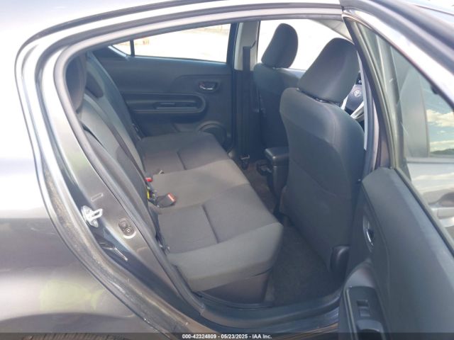 JTDKDTB3XF1583282 Toyota Prius C Two