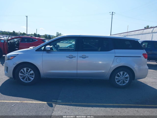 KIA 2018 2018 KNDMB5C16J6378271 Image 14