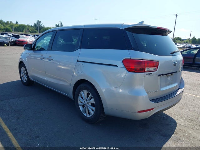 KIA 2018 2018 KNDMB5C16J6378271 Image 3