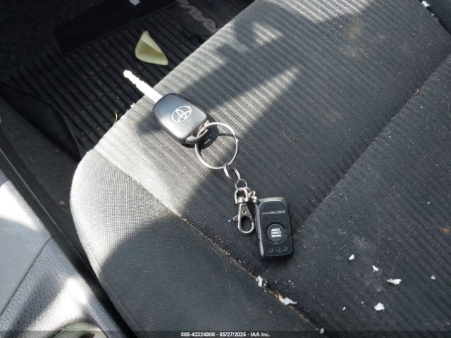 2T3BFREV0GW509253 Toyota RAV4 LE