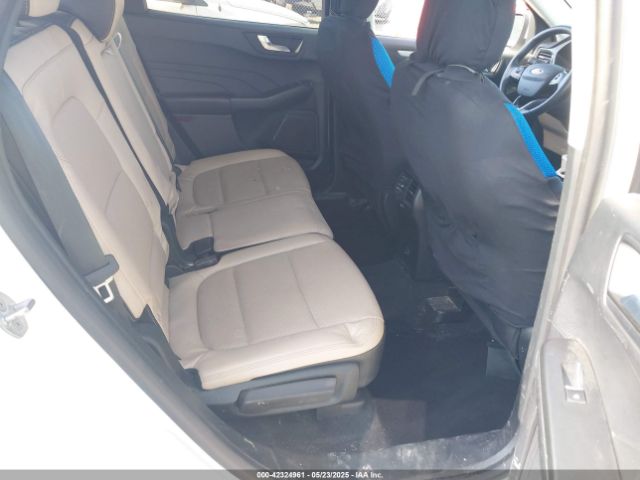 1FMCU0H69NUA38851 Ford ESCAPE SEL