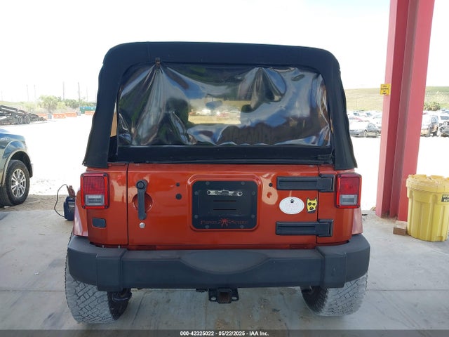 1C4BJWEG1EL209431 Jeep Wrangler Unlimited Sahara