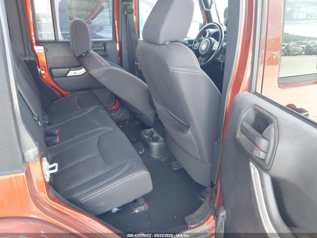 1C4BJWEG1EL209431 Jeep Wrangler Unlimited Sahara