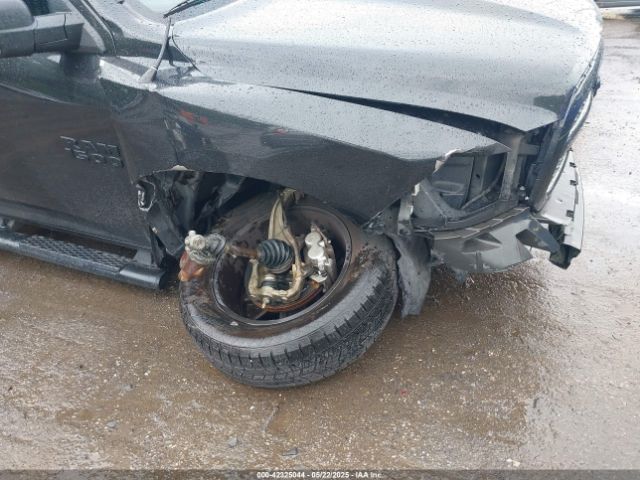 2017 RAM 1500 1C6RR7FG3HS560371 Photo 5