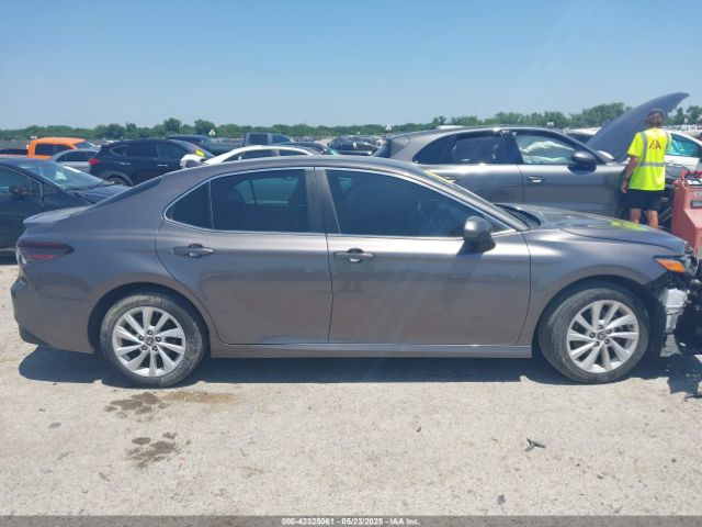 4T1C11AK5NU055863 Toyota CAMRY LE