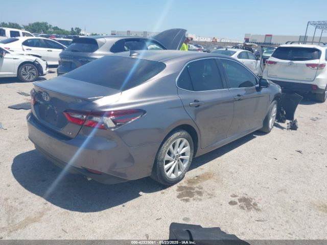 4T1C11AK5NU055863 Toyota CAMRY LE