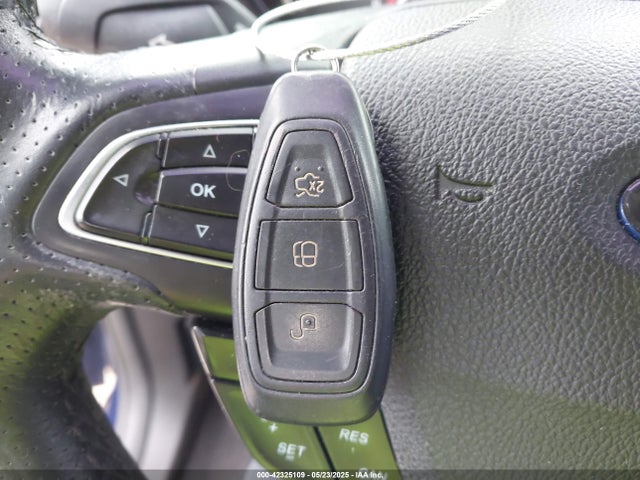 Ford Focus 2016 1FADP3L90GL279747 Image 11