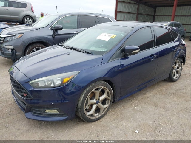 Ford Focus 2016 1FADP3L90GL279747 Image 2