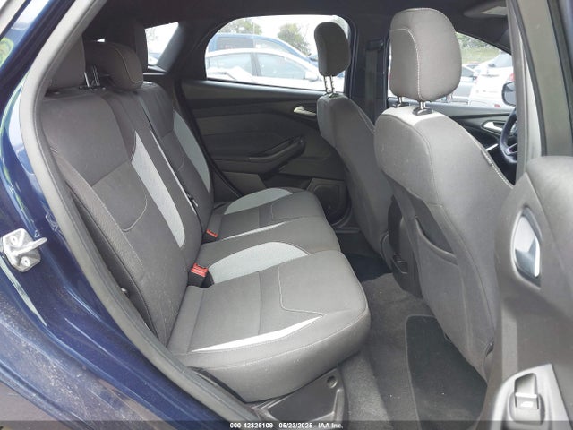 Ford Focus 2016 1FADP3L90GL279747 Image 8