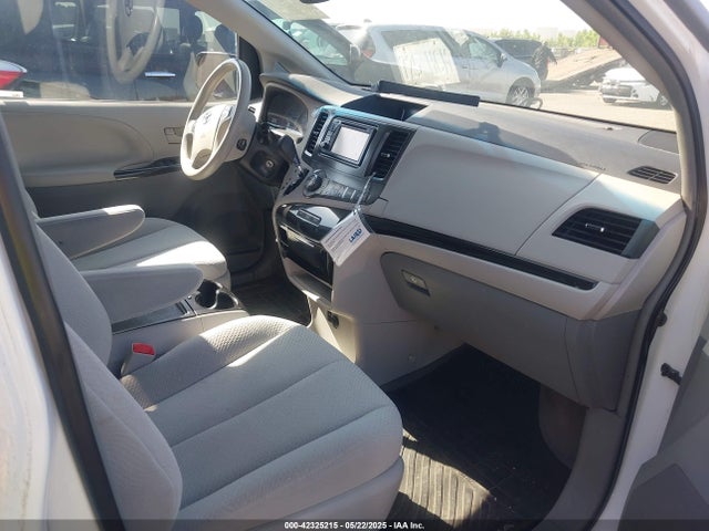5TDJK3DC1ES084290 Toyota Sienna Le 7 Passenger