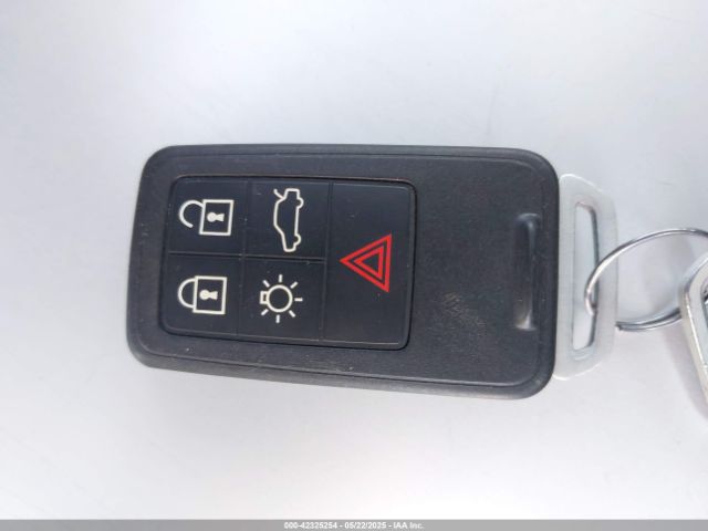 2017 VOLVO V60 YV140MEK1H1334461 Photo 10