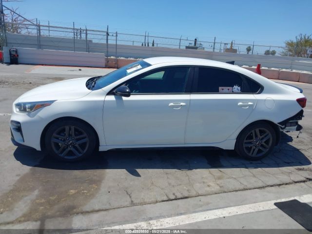 3KPF34AD8ME284470 KIA Forte Gt-line