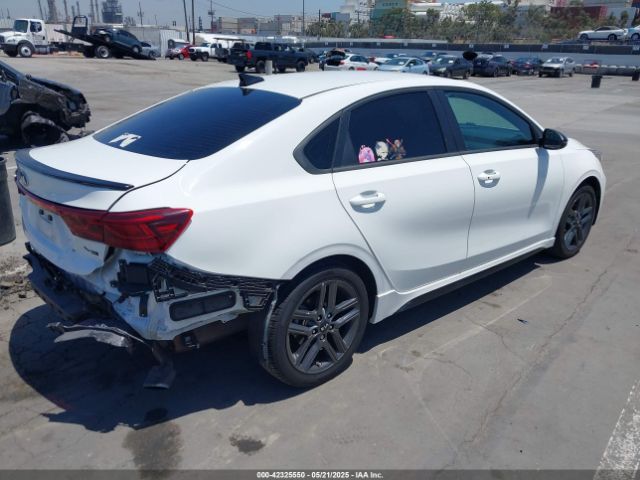 3KPF34AD8ME284470 KIA Forte Gt-line
