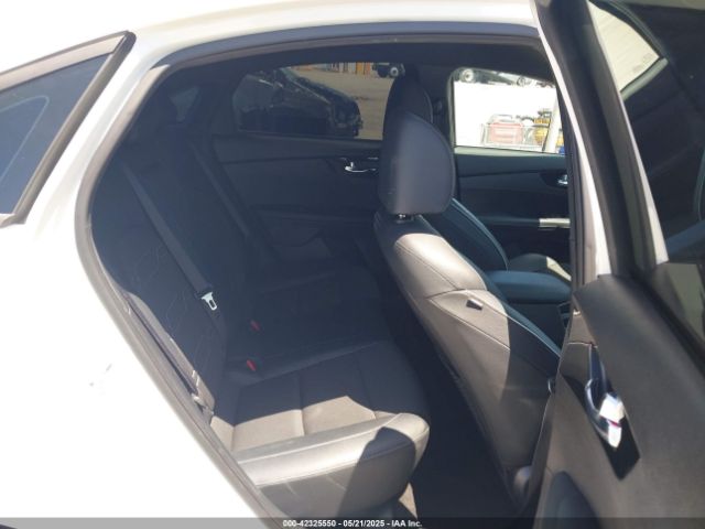 3KPF34AD8ME284470 KIA Forte Gt-line