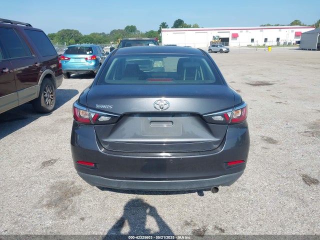3MYDLBYV8GY132056 Toyota Yaris Premium