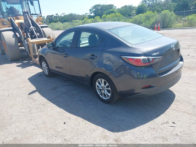 3MYDLBYV8GY132056 Toyota Yaris Premium
